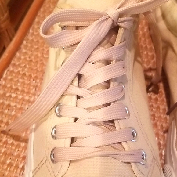 Beige sneakers with beige laces - Picture 4 of 8